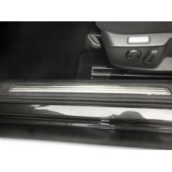 Protectie pentru pragurile interioare mate VW Passat B8 din 2014