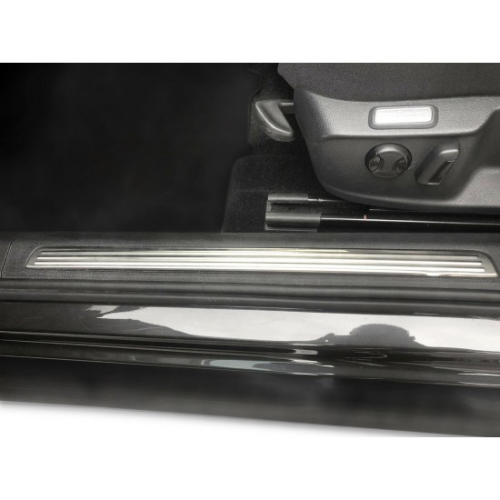 Protectie pentru pragurile interioare mate VW Passat B8 din 2014