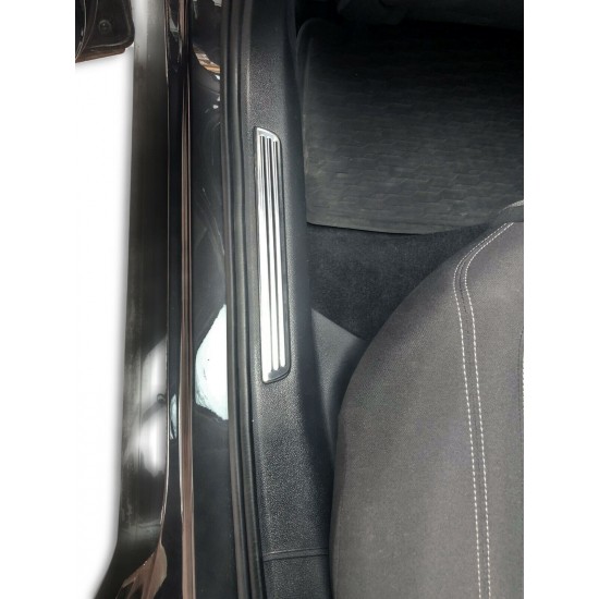 Protectie pentru pragurile interioare mate VW Passat B8 din 2014