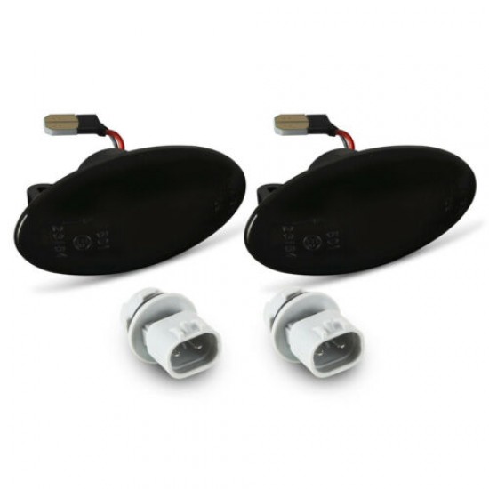 Set de 2 Lampi semnalizare laterala/aripi LED fumurii pentru Suzuki Grand Vitara II, SX4, Vitara 3,III, Ignis 3,III, Jimny, Splash, Swift, Celerio, Alto, Fiat Sedici, Opel Agila B