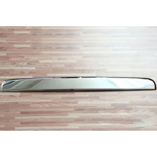 Ornament cromat haion/deasupra la numar pentru VW T5 din 2003-2015 modelele cu haion