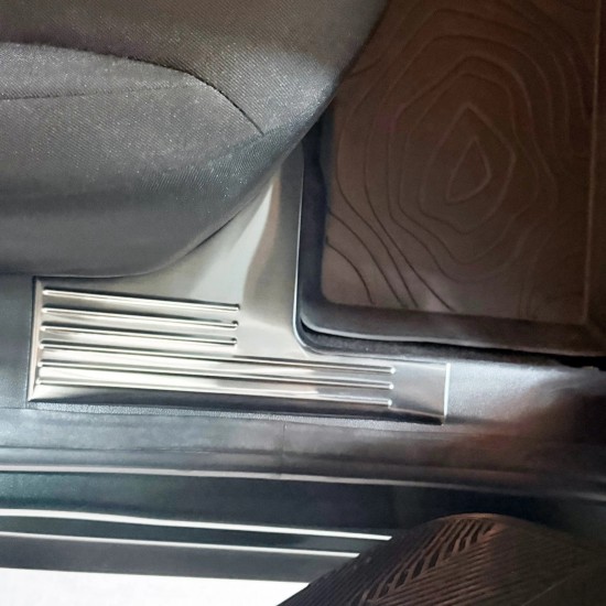Set de 4 protectii praguri din inox pentru Dacia Duster III din 2024