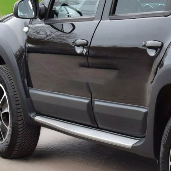 Set de 4 protectiii/bandouri usi overfendere premium, aspect offroad pentru Dacia Duster I din 2010-2017